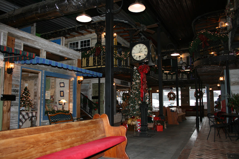 Christmas Shopping In Downtown Alex City Lake Martin Voice Lake